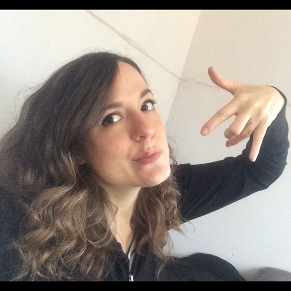 Meet your Posher, Lisa - Picture 3 of 4